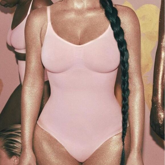 Skims Sculpting Thong Bodysuit - Limited Edition Quartz - 4x / 5x - NIB - Picture 6 of 6